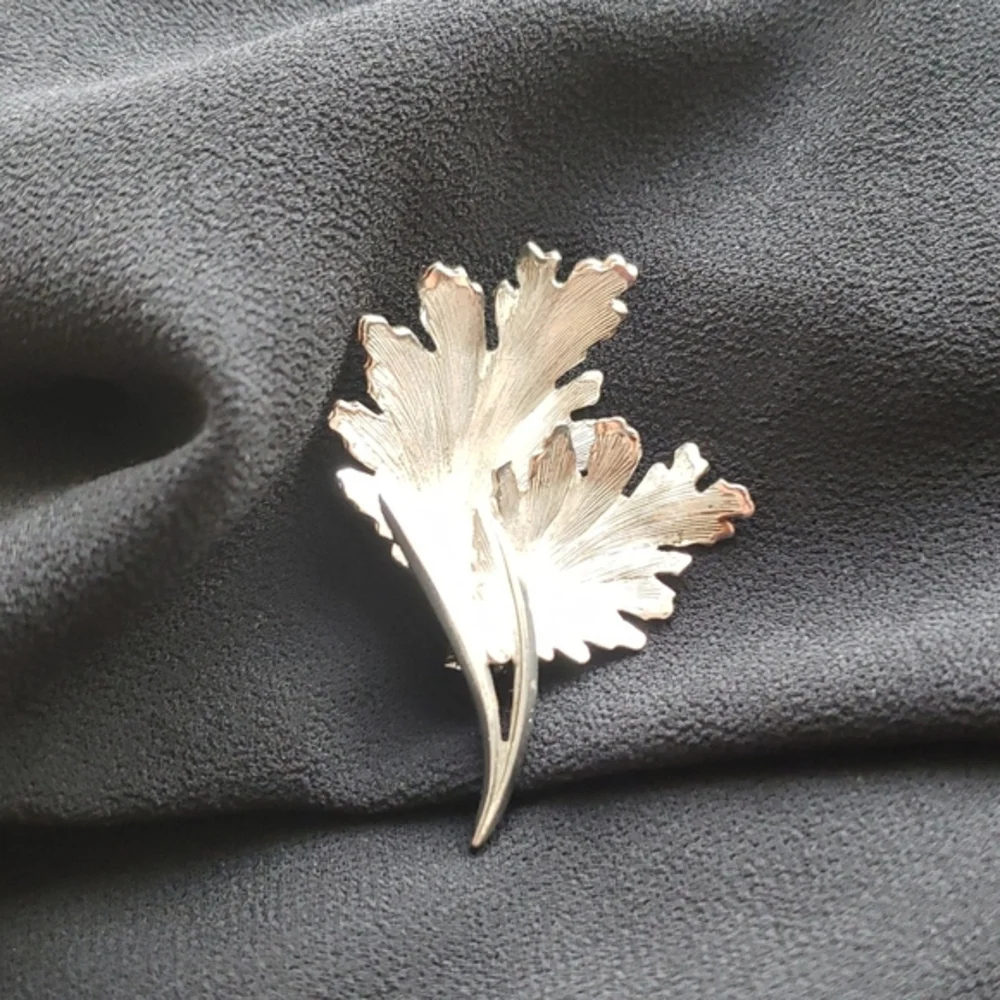 Vintage 1960s Silvertone Double Leaf Brooch Pin Mid-Century Retro Nature Jewelry
